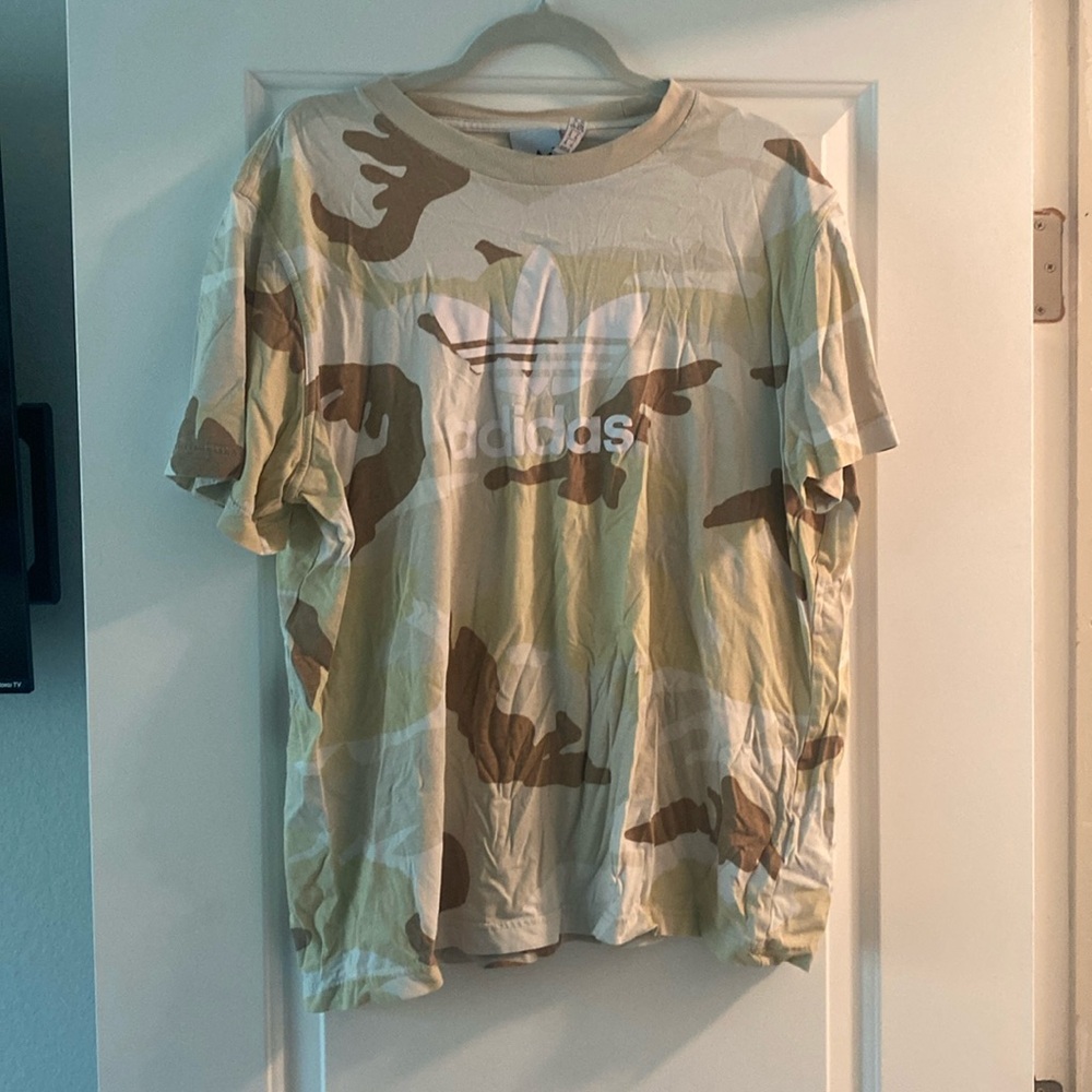 Adidas Mens short sleeve t shirt XL